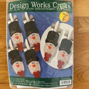 NWT Holiday Craft Kit Felt Silverware Pockets Snowmen